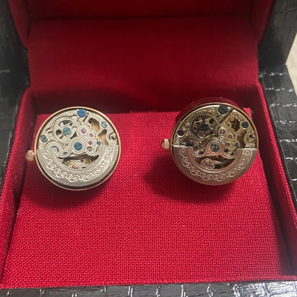 Antora cufflink